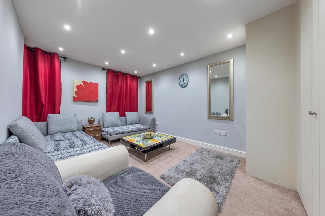 Elegant And Chic 2-Bedroom Basement Apartment In Paddington London Eksteriør billede
