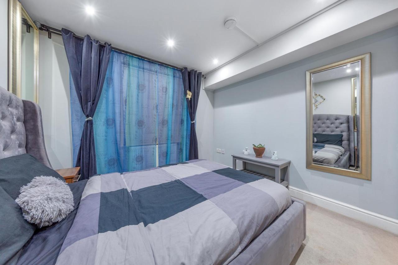 Elegant And Chic 2-Bedroom Basement Apartment In Paddington London Eksteriør billede