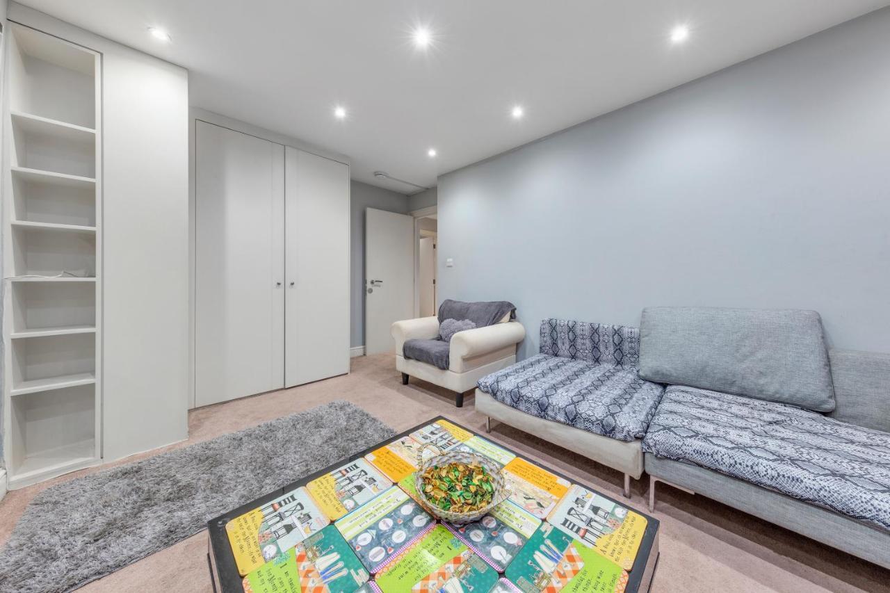 Elegant And Chic 2-Bedroom Basement Apartment In Paddington London Eksteriør billede