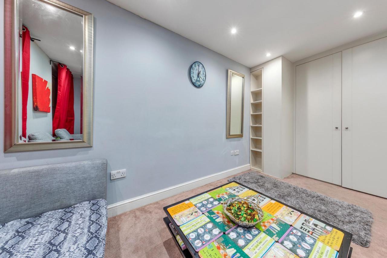 Elegant And Chic 2-Bedroom Basement Apartment In Paddington London Eksteriør billede