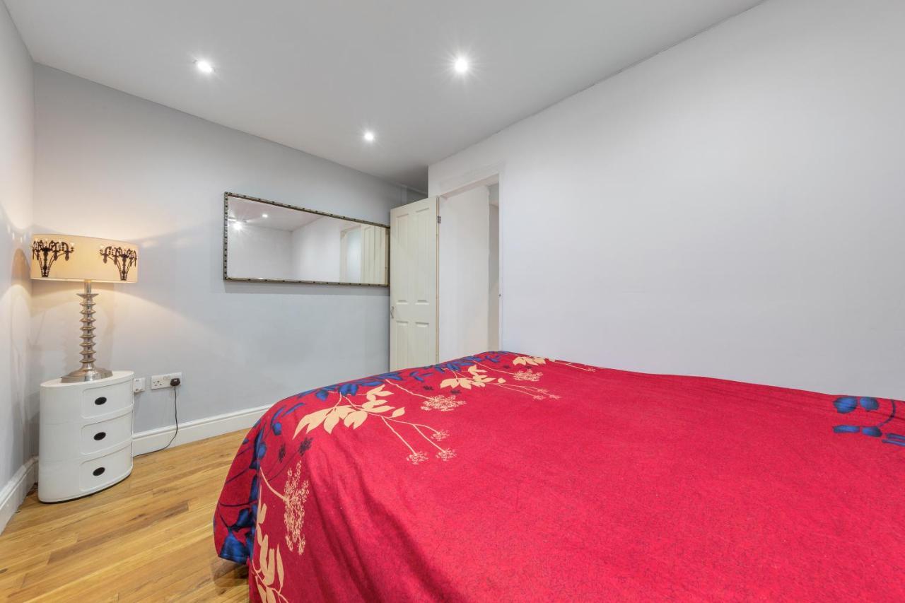 Elegant And Chic 2-Bedroom Basement Apartment In Paddington London Eksteriør billede